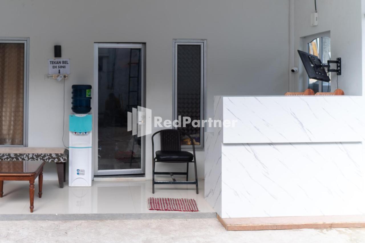 Wisma Narada 2 Lampung Mitra Reddoorz Бандар-Лампунг Экстерьер фото