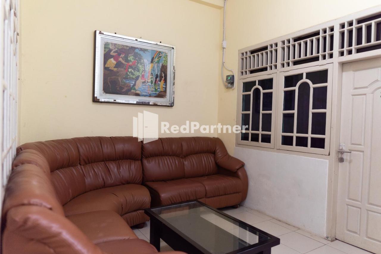 Wisma Narada 2 Lampung Mitra Reddoorz Бандар-Лампунг Экстерьер фото